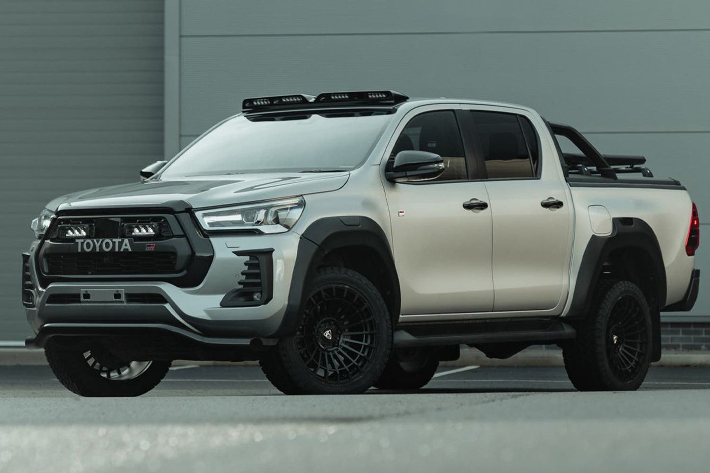 Lumen Predator takpod til Toyota Hilux 2016+