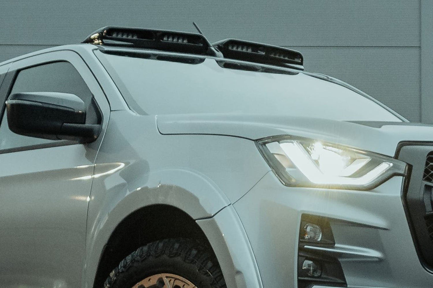 Lumen Predator takpod til Izusu D-Max 2021-2024
