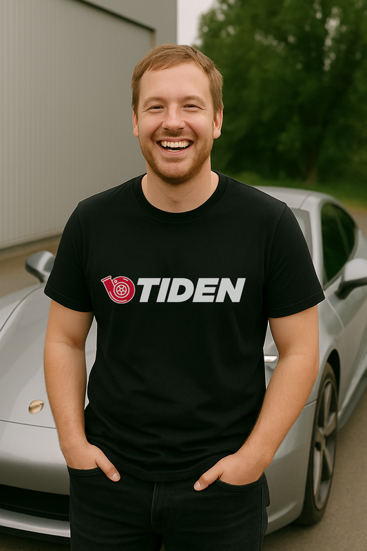 (TURBO)TIDEN Stor Logo T-skjorte