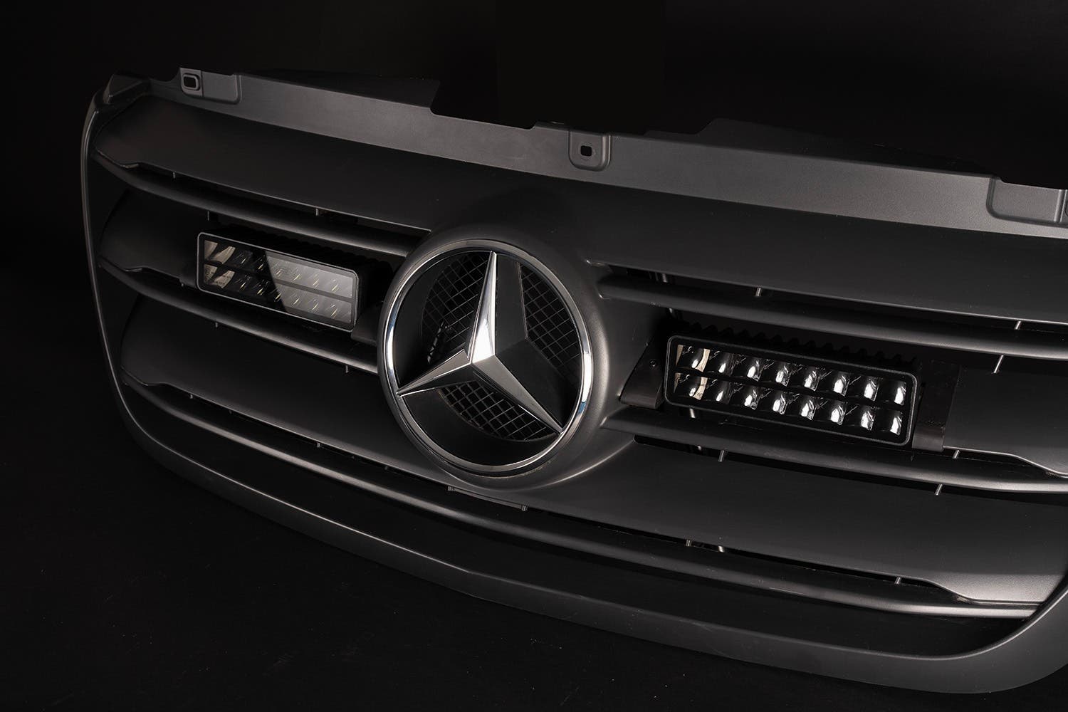Lumen Mercedes Sprinter 2018-2024 grillekit (SQ16)