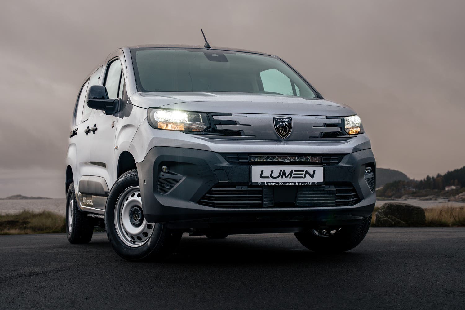 Lumen grillkit Peugeot Partner 2024+ ( CS20 Performance)